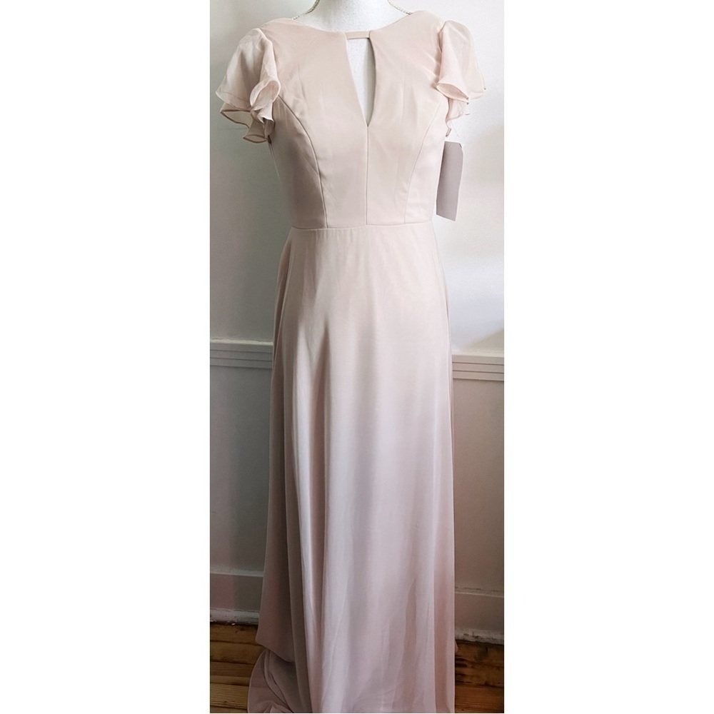 Thread by Dessy • NWT FLUTTER SLEEVE V-KEYHOLE CHIFFON MAXI DRESS IN CAMEO Pink - Picture 2 of 9